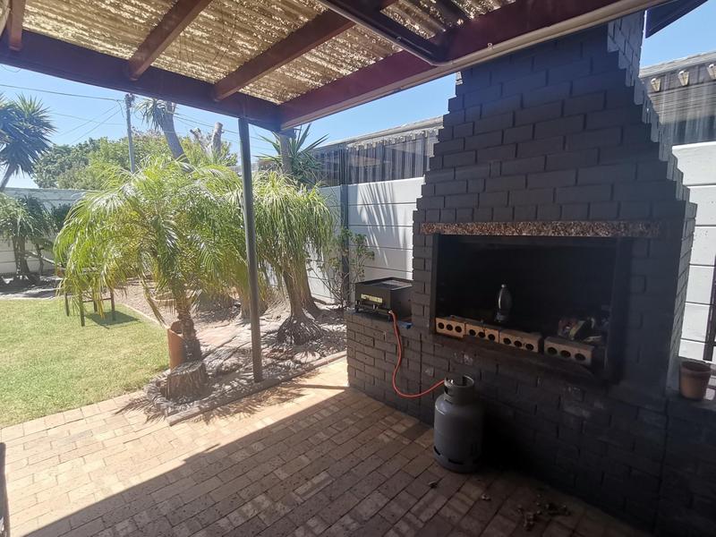 To Let 4 Bedroom Property for Rent in Tygerdal Western Cape